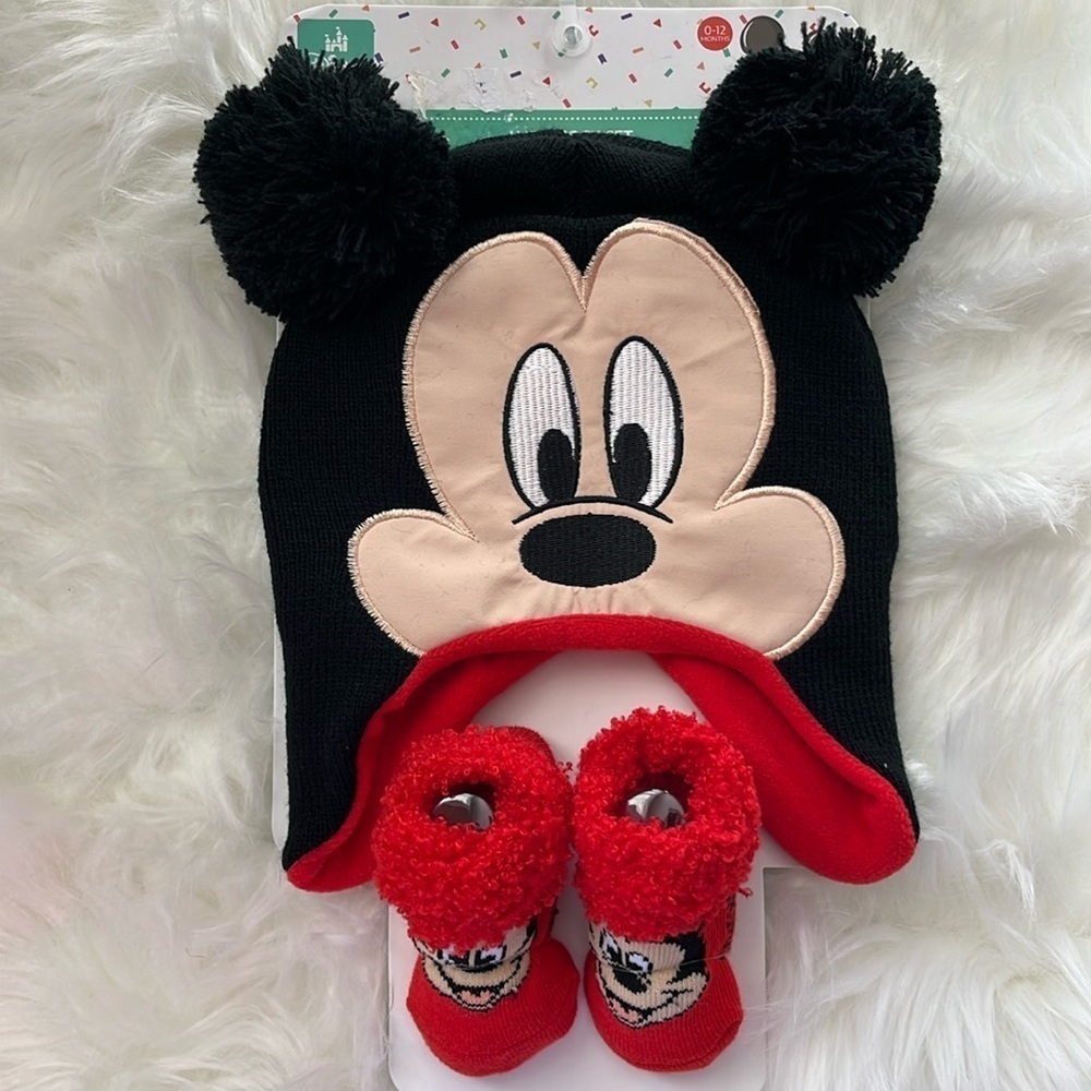 🆕 Disney Mickey Mouse Hat and Sock Set Pom Pom’s Black/Red  0-12 Months Gift Set